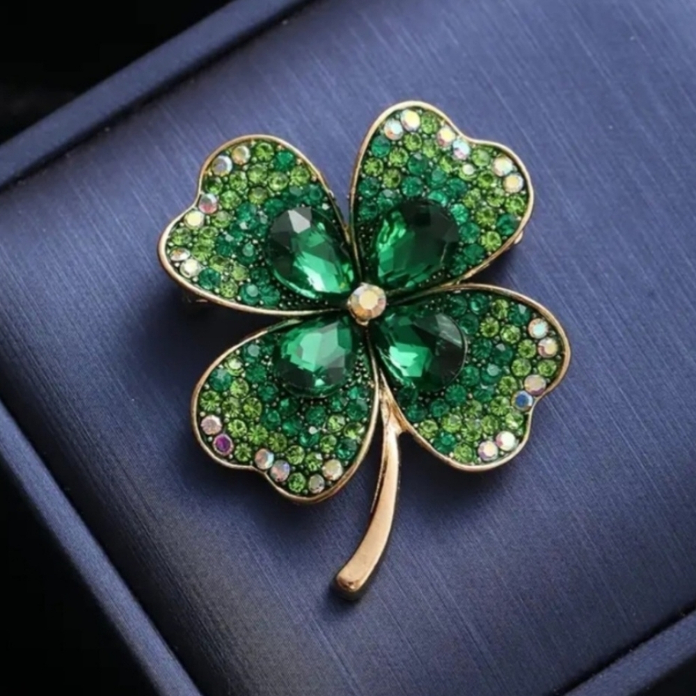 GREEN CRYSTAL 4 LEAF CLOVER BROOCH NWOT